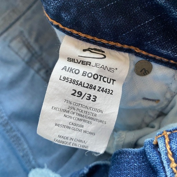 Silver Jeans 29 x 33 Aiko Bootcut Medium Wash Distressed Denim Jeans Low Y2k - Picture 6 of 8